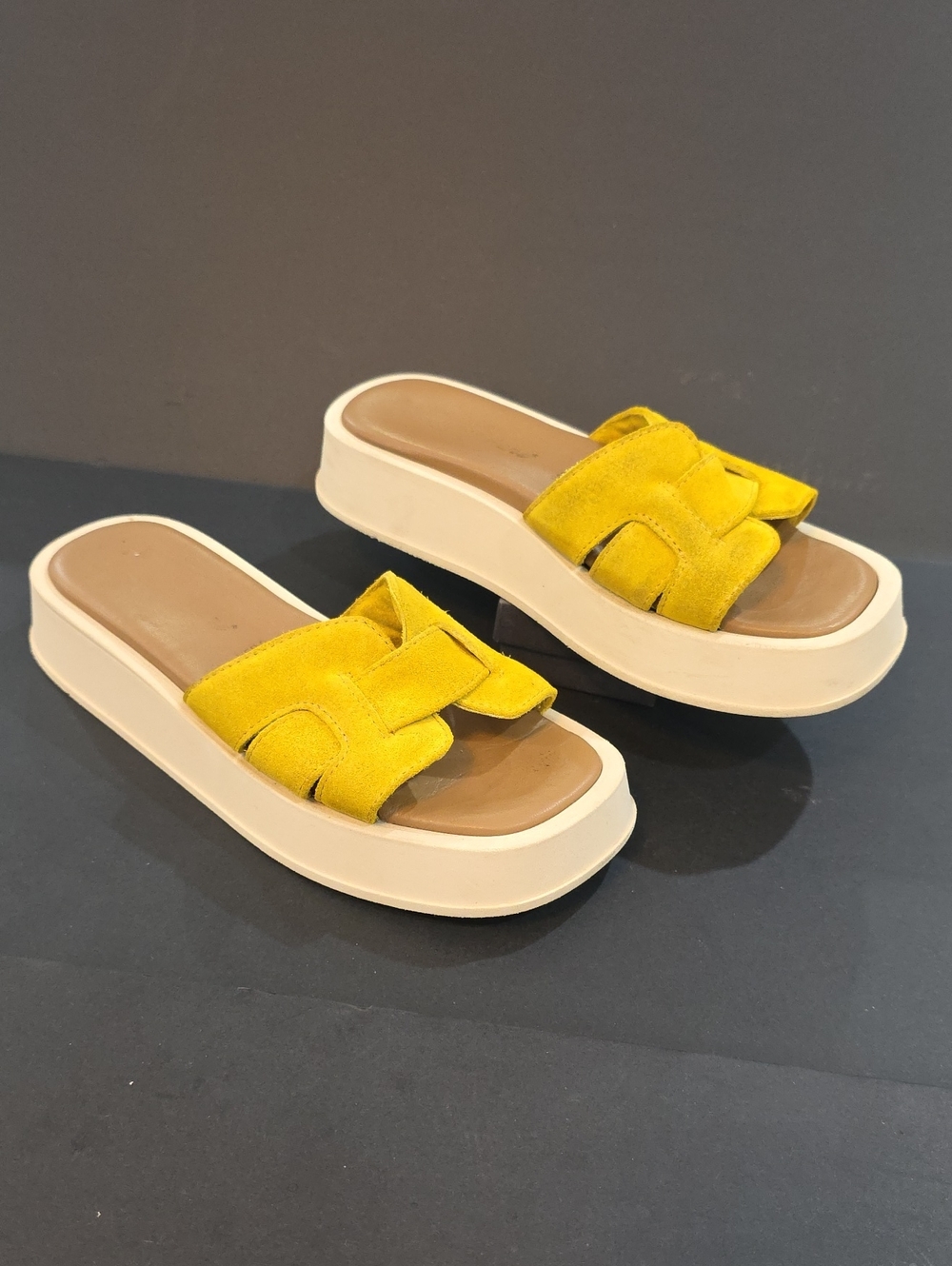Vera Pelle Bright Yellow Suede Platform Slide Sandals Size 6